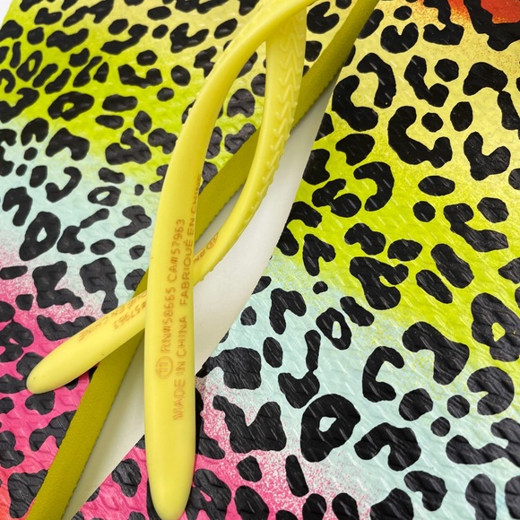Leopard Colour Print Flip Flops Sandals - Picture 6 of 7